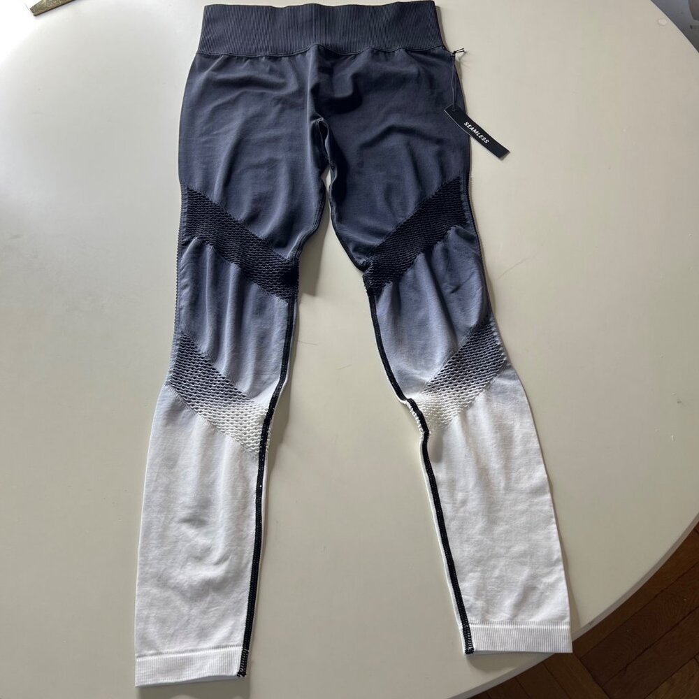 Forever 21 Blue And White Ombre Leggings Size M